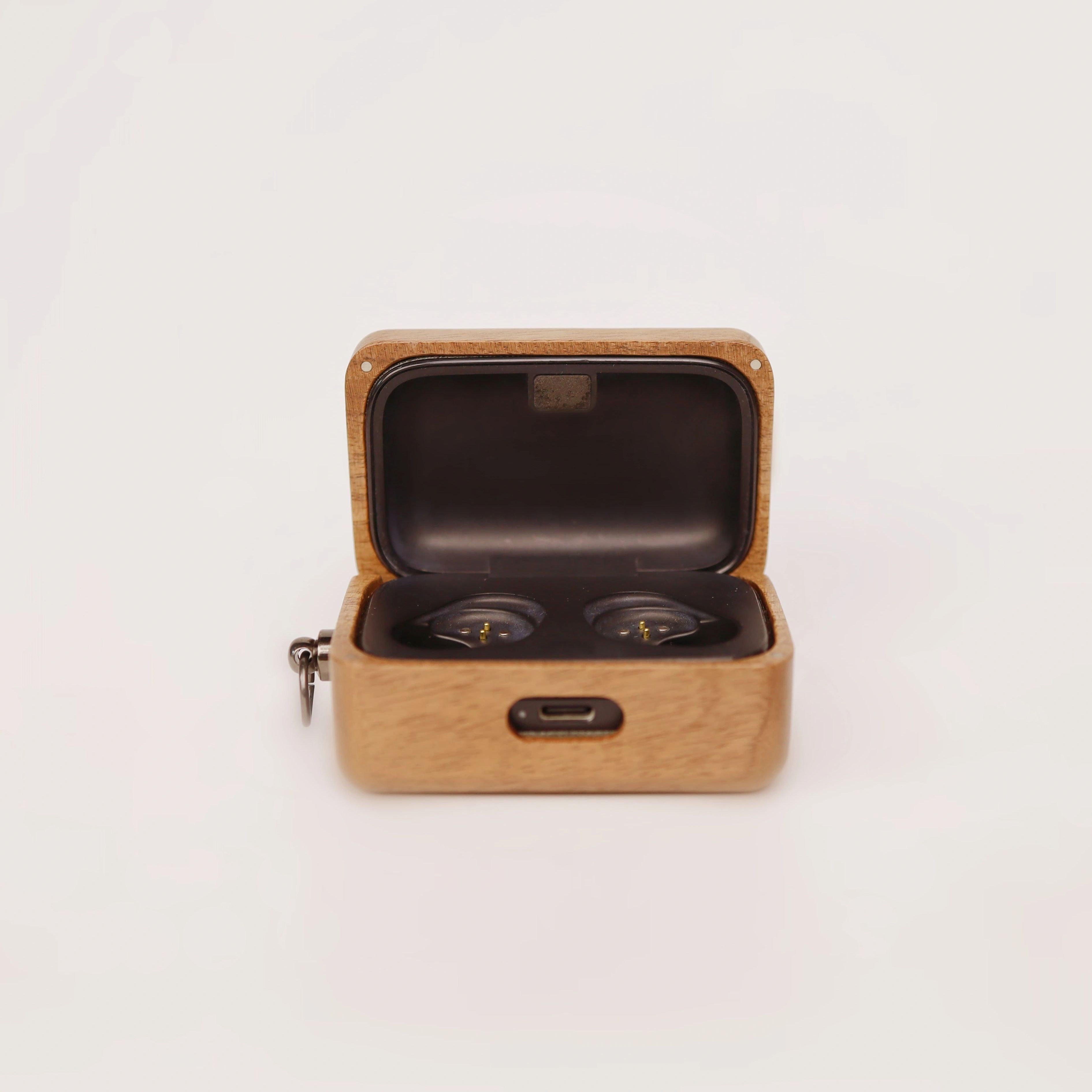 Sennheiser Headphone Momentum 4 - Etui z litego drewna orzechowego do